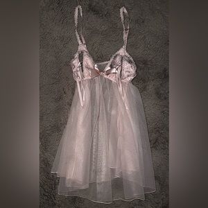 Rare Victoria’s Secret nipple peek babydoll lingerie with matching gstring 💝🎀